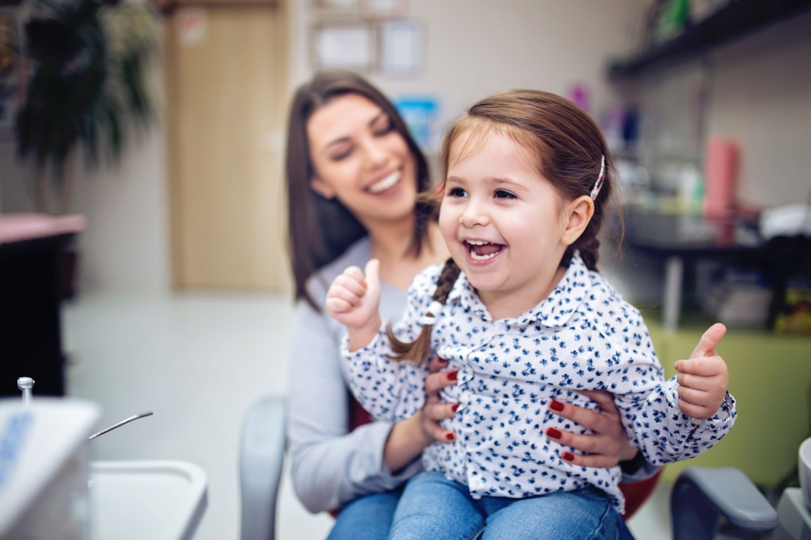 At Shiney Smiles Orthodontics in Woodbury and Huntington, we recognize the impact of how thumb-sucking and pacifiers affect kids' smiles.